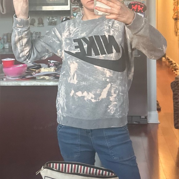 Vintage 70s grey and pink bleached tie dye Nike Sweatshirt - Picture 16 of 17